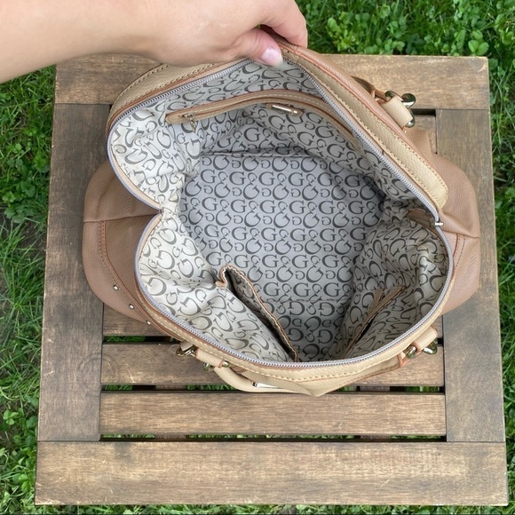 Guess Los Angeles Beige & Tan Faux Leather Purse - Picture 8 of 12